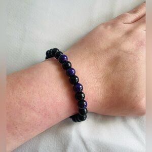 Handmade tiger eye and black glass beaded bracelet